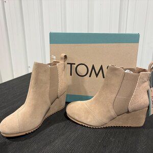 🔥 Brand New Toms Mixed Media Wedge Booties – Size 8 – Save BIG! 🔥